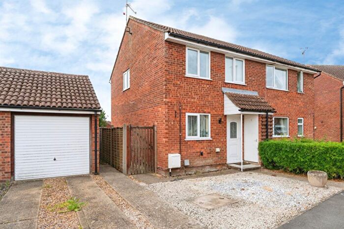 3 Bedroom Semi-Detached House For Sale In Walden Close, Doddington, March, PE15