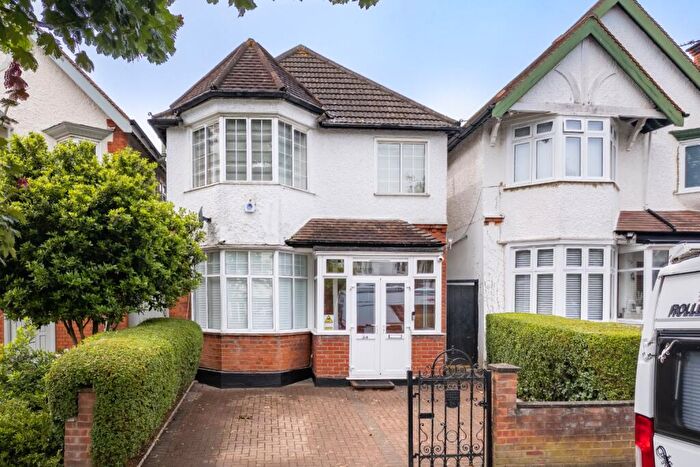 3 Bedroom Terraced House For Sale In Clivedon Road, Highams Park, ., E4