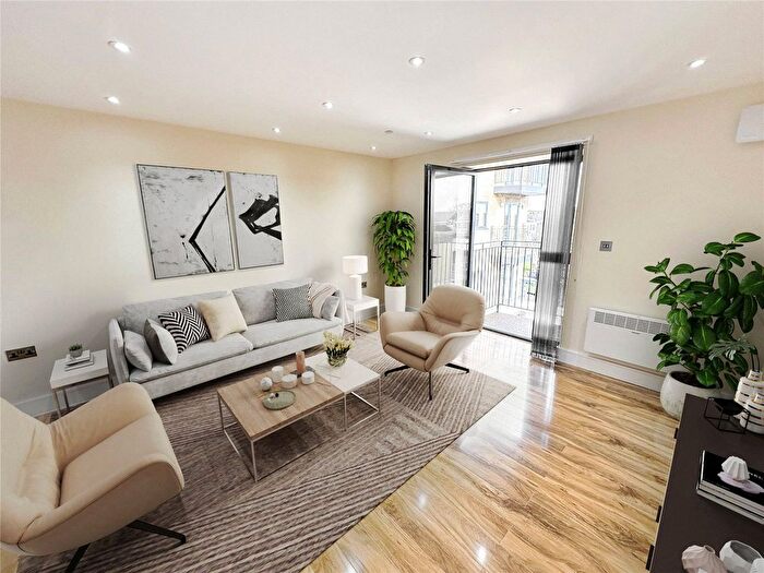 1 Bedroom Flat To Rent In Church Street, Slough, Berkshire, SL1