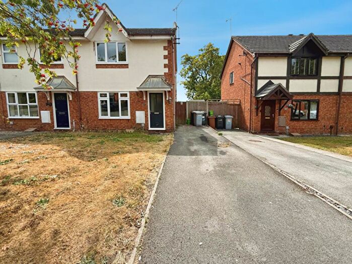 3 Bedroom Town House For Sale In Field Lane, Wistaston, Crewe, Cheshire, CW2