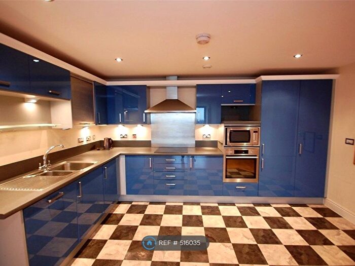 2 Bedroom Flat To Rent In Tally Ho, London, N12