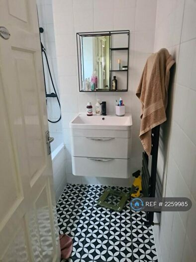 1 Bedroom Maisonette To Rent In Southview Avenue, London, NW10