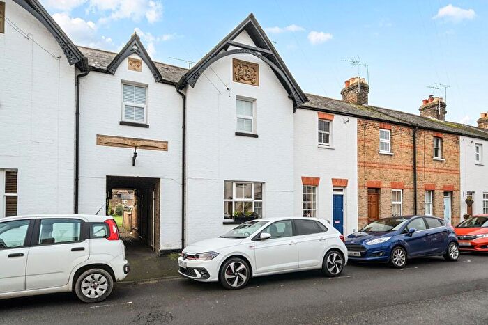 1 Bedroom Maisonette For Sale In Duke Street, Windsor, SL4