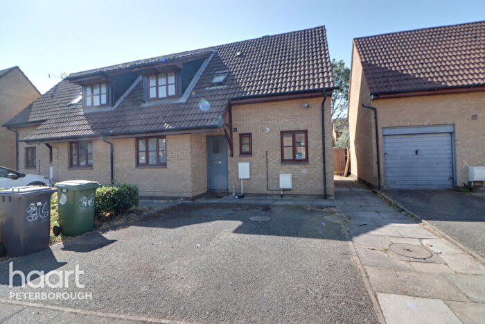 3 Bedroom Semi-Detached House To Rent In St Michaels Gate, Peterborough, PE1