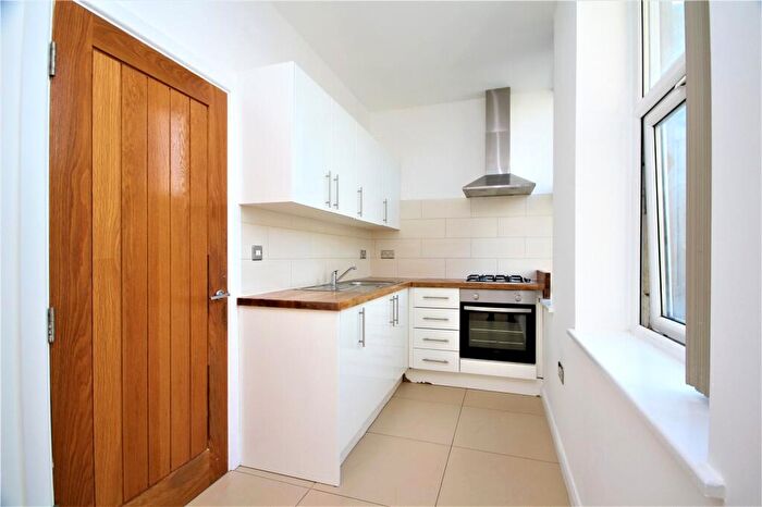 1 Bedroom Flat To Rent In South Street, Worthing, West Sussex, BN11