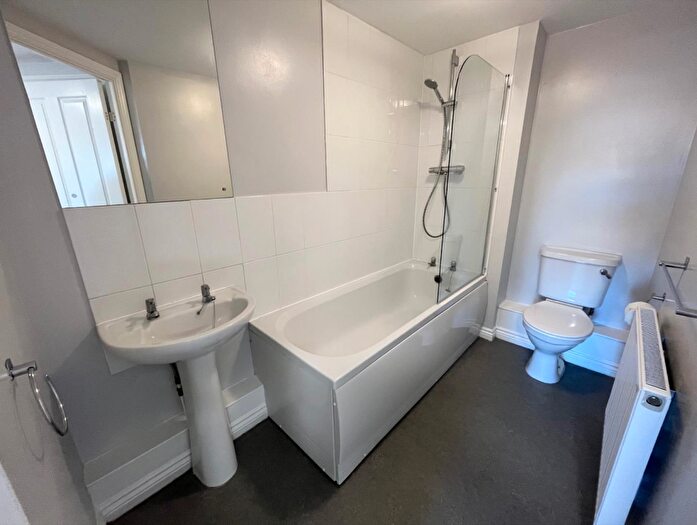 2 Bedroom Apartment To Rent In Turners Court, Newport Pagnell Road, Wootton, Northampton, NN4