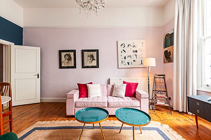 1 Bedroom Flat To Rent In Castletown Road, London, London, W14
