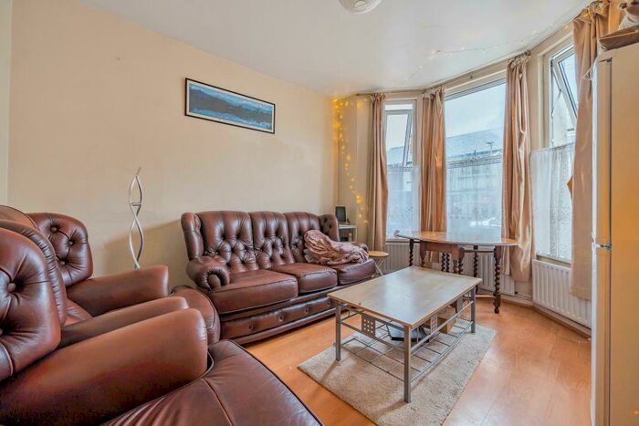 5 Bedroom Terraced House To Rent In James Street, Student Bedroom, OX4