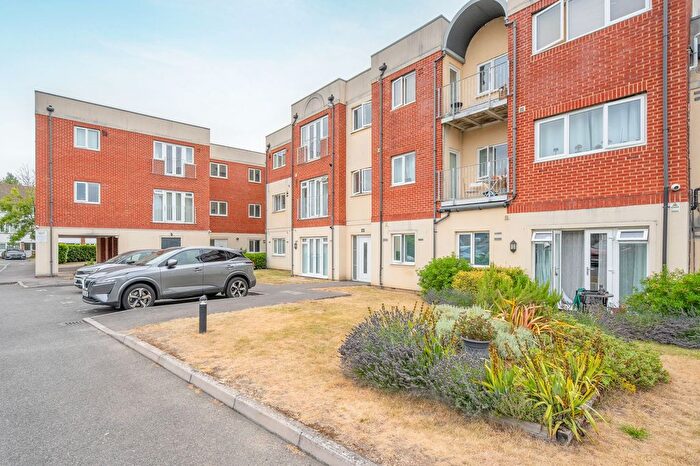 2 Bedroom Flat For Sale In Urbis, Windsor, SL4