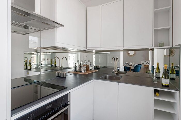 1 Bedroom Flat For Sale In St Stephens Gardens, Notting Hill, London, W2