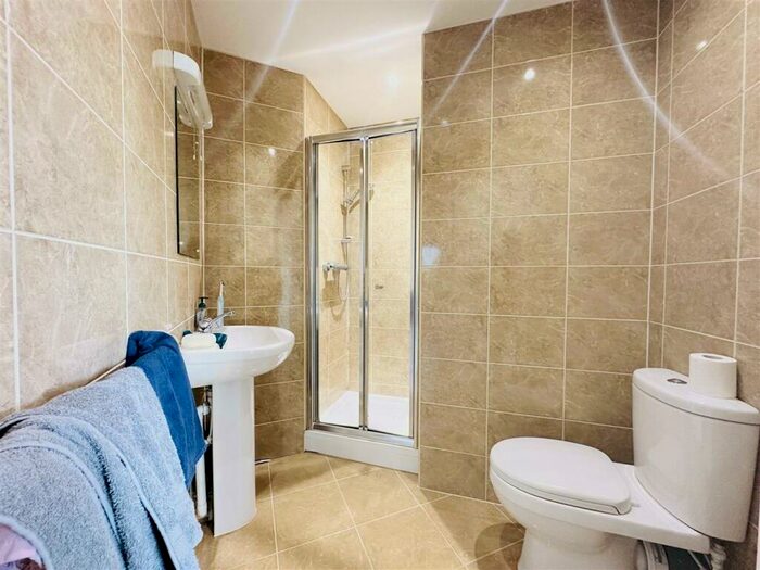 2 Bedroom Apartment To Rent In Park View Court, West Bridgford, Nottingham, NG2