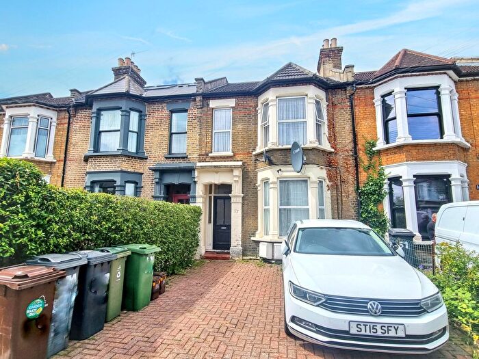 2 Bedroom Flat To Rent In Manor Road, Leyton, E10