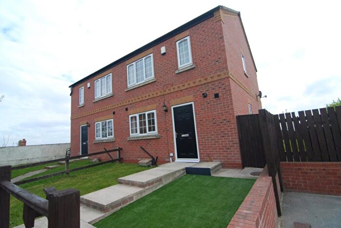 3 Bedroom Semi Detached House To Rent In Highstone View, Worsbrough, S70