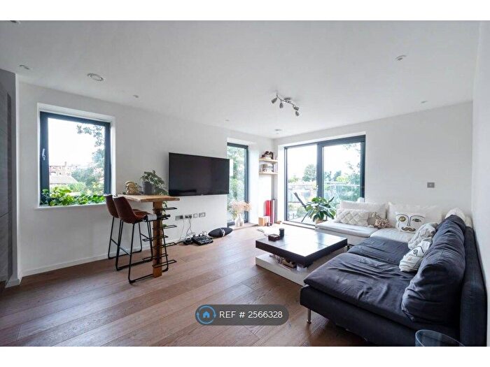 1 Bedroom Flat To Rent In Henry Chester Building, London, SW15