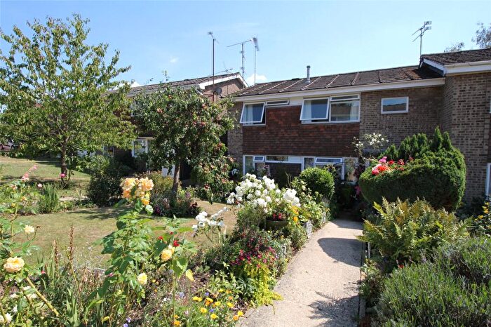 2 Bedroom Apartment For Sale In Dove Court, Alton, Hampshire, GU34