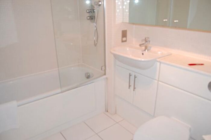 1 Bedroom Flat To Rent In Cassilis Road, London, E14