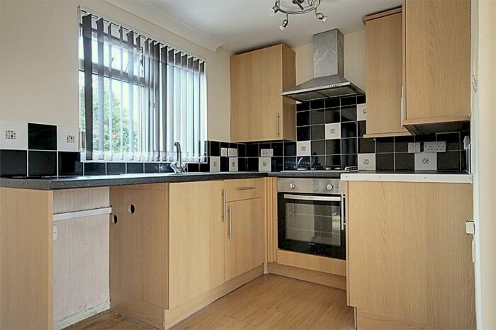 3 Bedroom Flat To Rent In Orchardleigh Avenue, Enfield, Middlesex, EN3