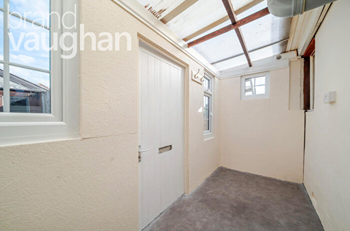 2 Bedroom Bungalow To Rent In Park Crescent, Portslade, Brighton, East Sussex, BN41