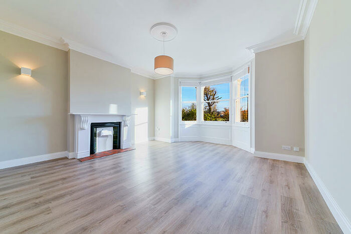 2 Bedroom Apartment To Rent In East Dulwich London, SE22