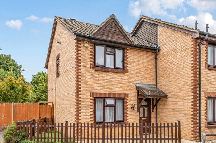 3 Bedroom End Of Terrace House For Sale In Southerngate Way, New Cross, SE14