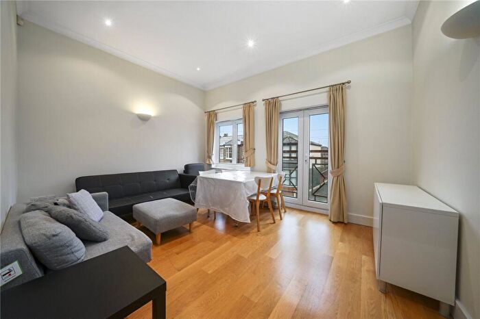 2 Bedroom Apartment To Rent In Leslie Road, East Finchley, London, N2