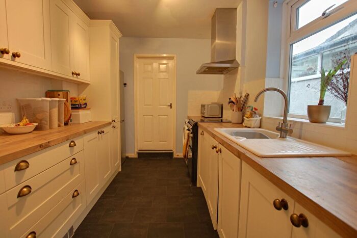 3 Bedroom Semi-Detached House For Sale In St Denys, Southampton, SO17