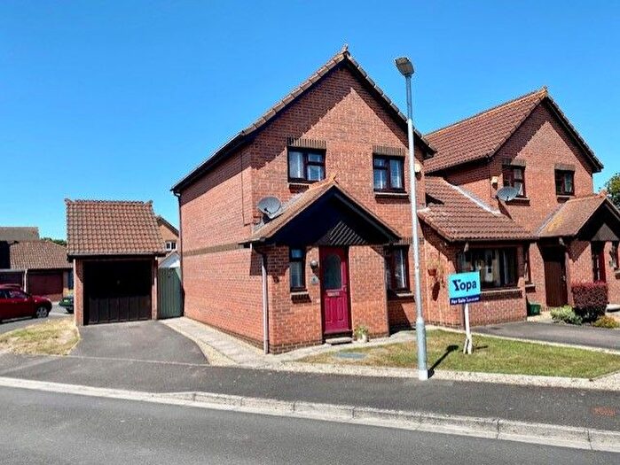 3 Bedroom Detached House For Sale In Sidmouth Close, Burnham-On-Sea, TA8