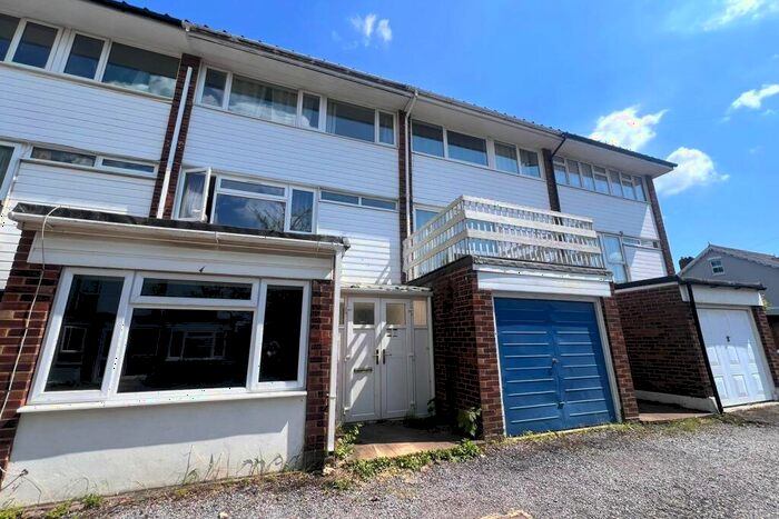 4 Bedroom Town House To Rent In Ettrick Court, Farnborough, Hampshire, GU14