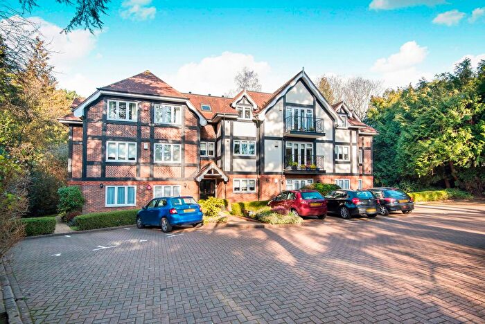 2 Bedroom Flat For Sale In Eastbury Avenue, Northwood, HA6