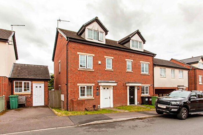 4 Bedroom Semi-Detached House For Sale In Croft House Way, Bolsover, S44