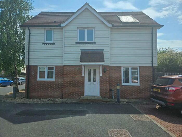 3 Bedroom Detached House To Rent In Pinewood Drive, New Haw, Addlestone, KT15