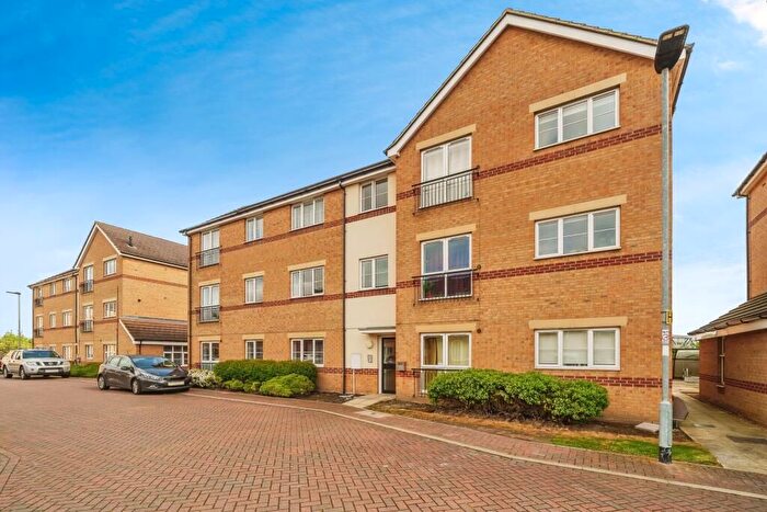 2 Bedroom Flat To Rent In Rathbone Crescent, Peterborough, PE3