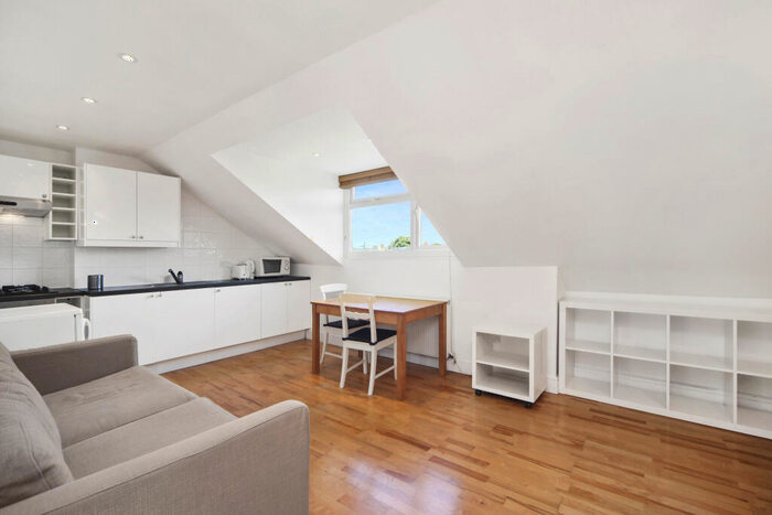1 Bedroom Flat To Rent In Crossfield Road, Swiss Cottage, NW3