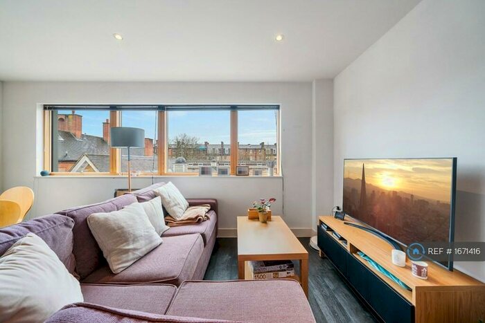 2 Bedroom Penthouse To Rent In Drummond Way, London, N1