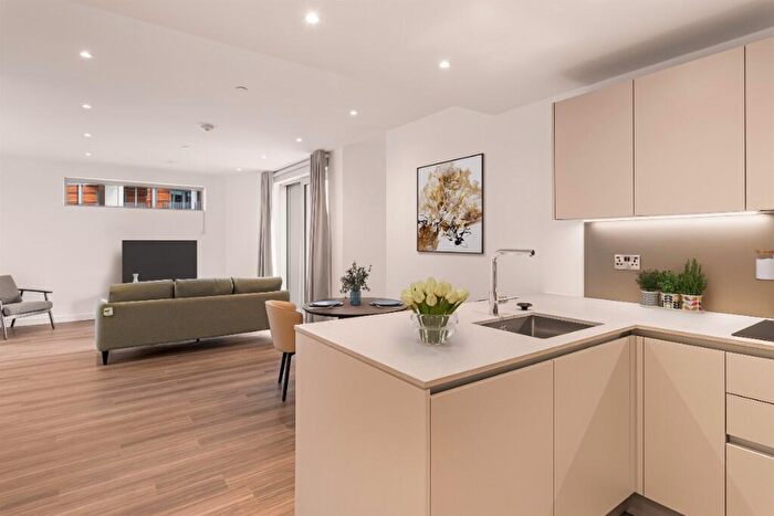 Studio To Rent In Nine Elms Lane, London, SW11