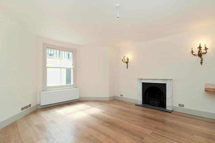 2 Bedroom Flat To Rent In Southwell Gardens, South Kensington, London, SW7