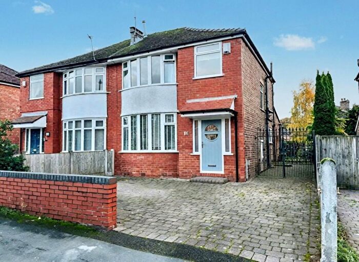 3 Bedroom Semi Detached House For Sale In Clover Road, Timperley, Altrincham, WA15