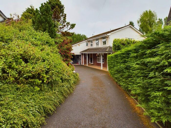 6 Bedroom Detached House To Rent In Potters Heights Close, Pinner, HA5