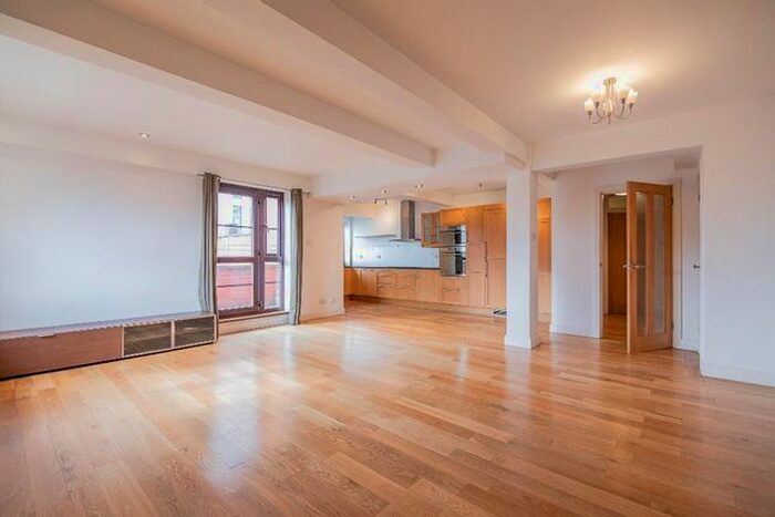 4 Bedroom Flat To Rent In Dickinson, Manchester, Greater Manchester, M1