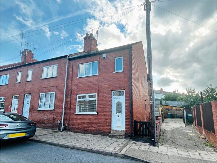 2 Bedroom End Of Terrace House For Sale In Laurel Avenue, Mansfield, Nottinghamshire, NG18