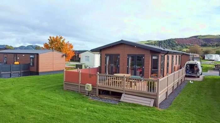 2 Bedroom Mobile/park Home For Sale In Maesmawr Farm Resort, Moat Lane, Caersws, Powys, SY17