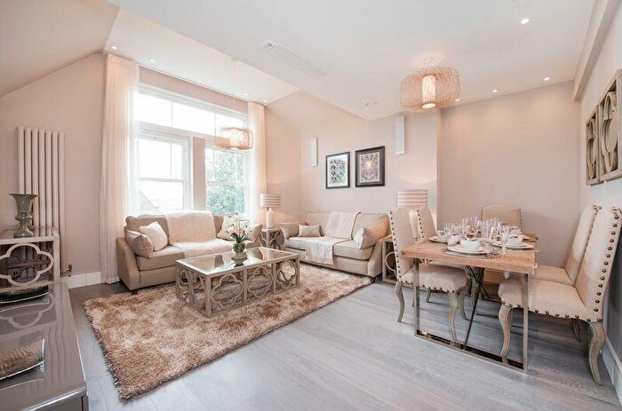 4 Bedroom Apartment To Rent In Fitzjohns Avenue, NW3