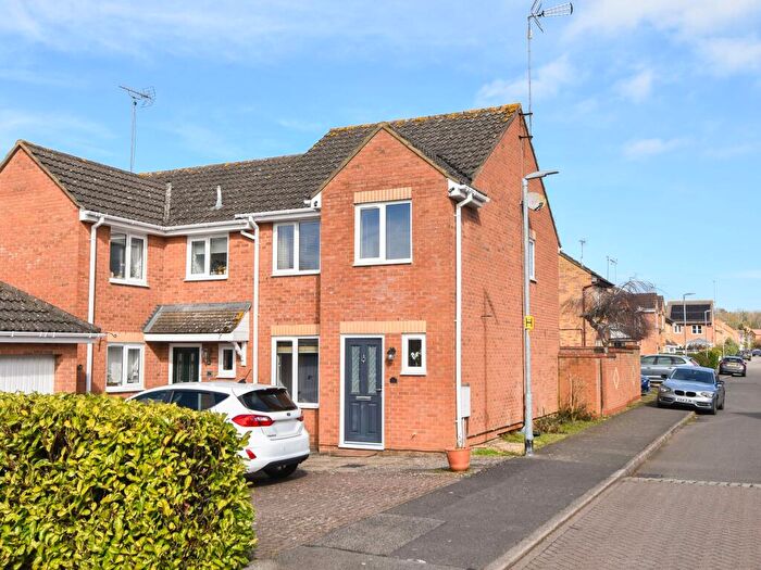 3 Bedroom Semi Detached House For Sale In Tyrrell Way, Towcester, NN12