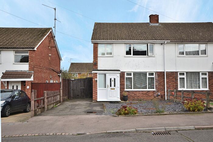 3 Bedroom Semi Detached House For Sale In Grange Avenue, Northampton, NN5