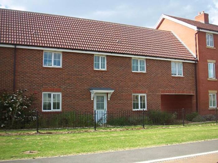 4 Bedroom Coach House To Rent In Dragon Road, Hatfield, Hertfordshire, AL10