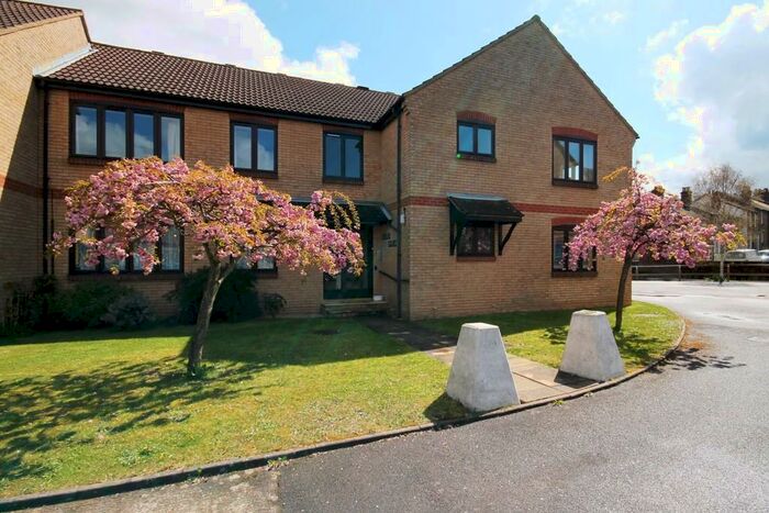 1 Bedroom Flat To Rent In Dorking, RH4