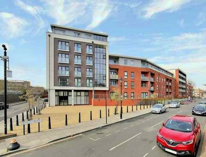 2 Bedroom Flat To Rent In St. Agnes House, Ordell Road, Bow Road, Mile End, London, E3