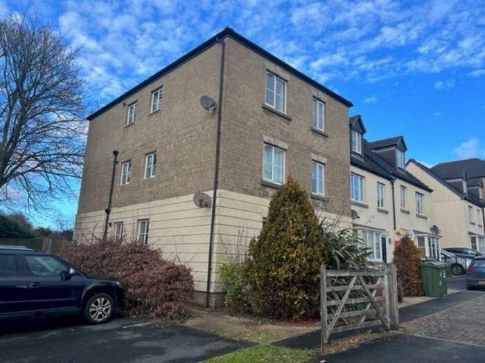 2 Bedroom Flat To Rent In Triumphal Crescent, Plympton, PL7