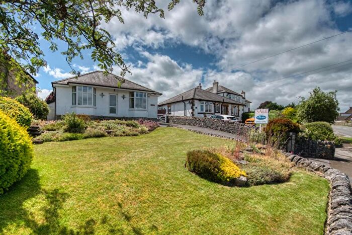 2 Bedroom Bungalow For Sale In Ashford Road, Bakewell, DE45