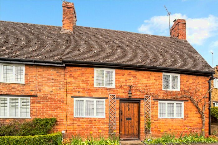 4 Bedroom Terraced House For Sale In Station Road, Cropredy, Banbury, Oxfordshire, OX17